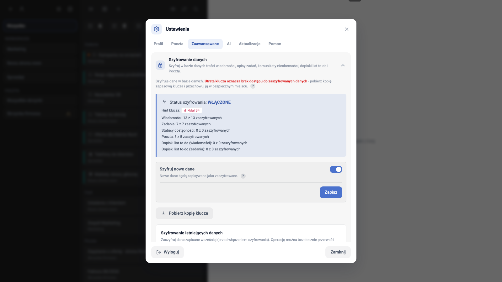 Task Manager: sekcja Szyfrowanie danych w ustawieniach z włączonym szyfrowaniem i licznikami zaszyfrowanych danych.